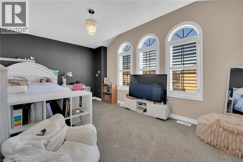 8 CHARTWELL Circle