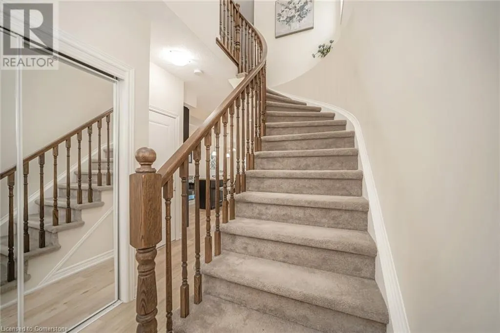 57 REDCEDAR Crescent