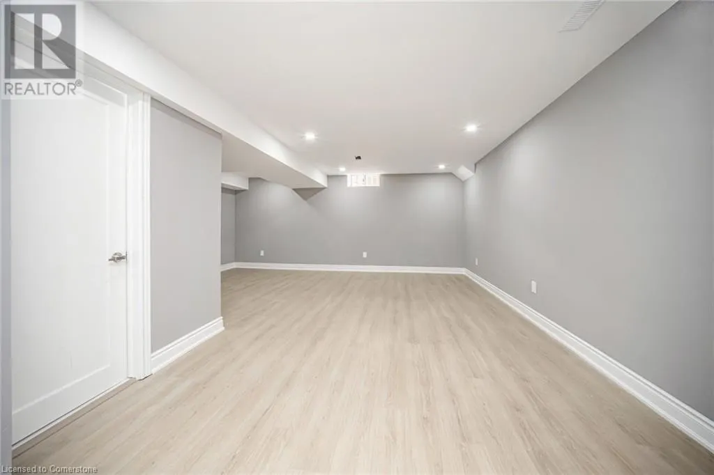 57 REDCEDAR Crescent