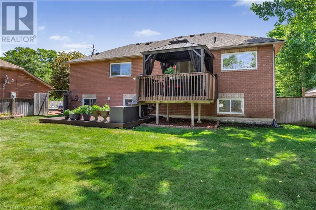 402 RAMBLEWOOD Drive
