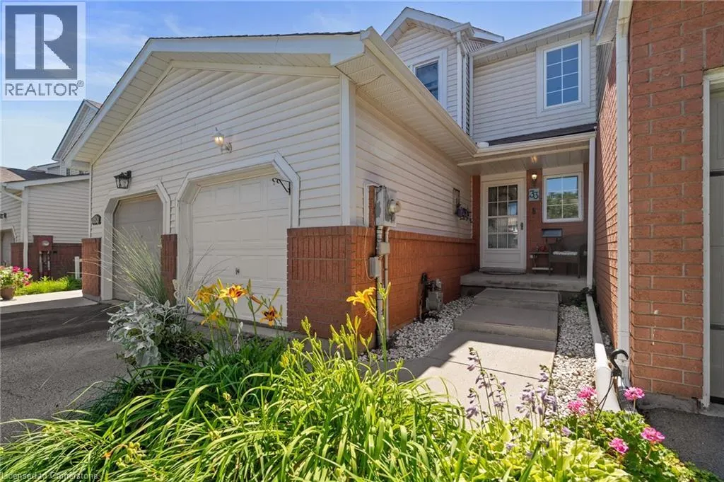 33 WALKER Court