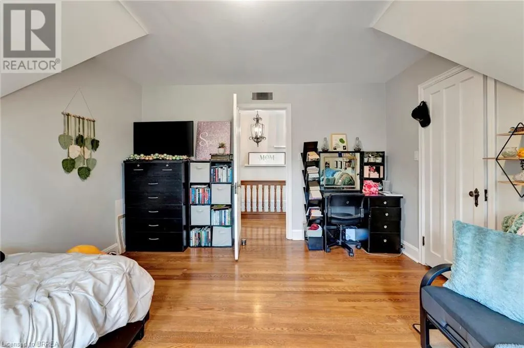 26 EVERGREEN HILL Road