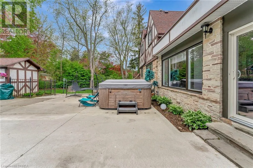 26 EVERGREEN HILL Road