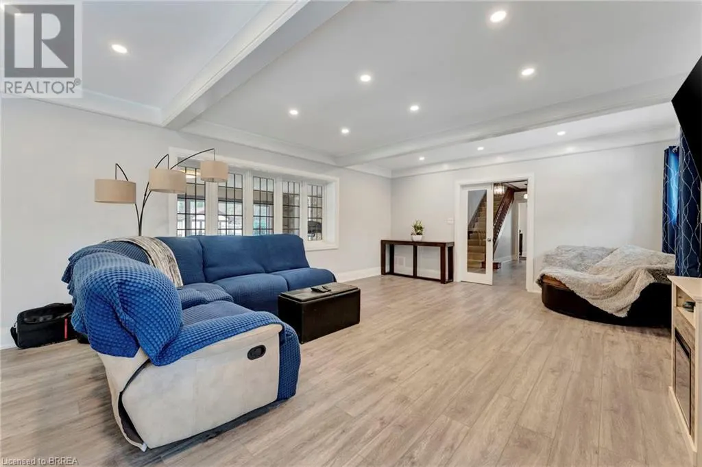 26 EVERGREEN HILL Road