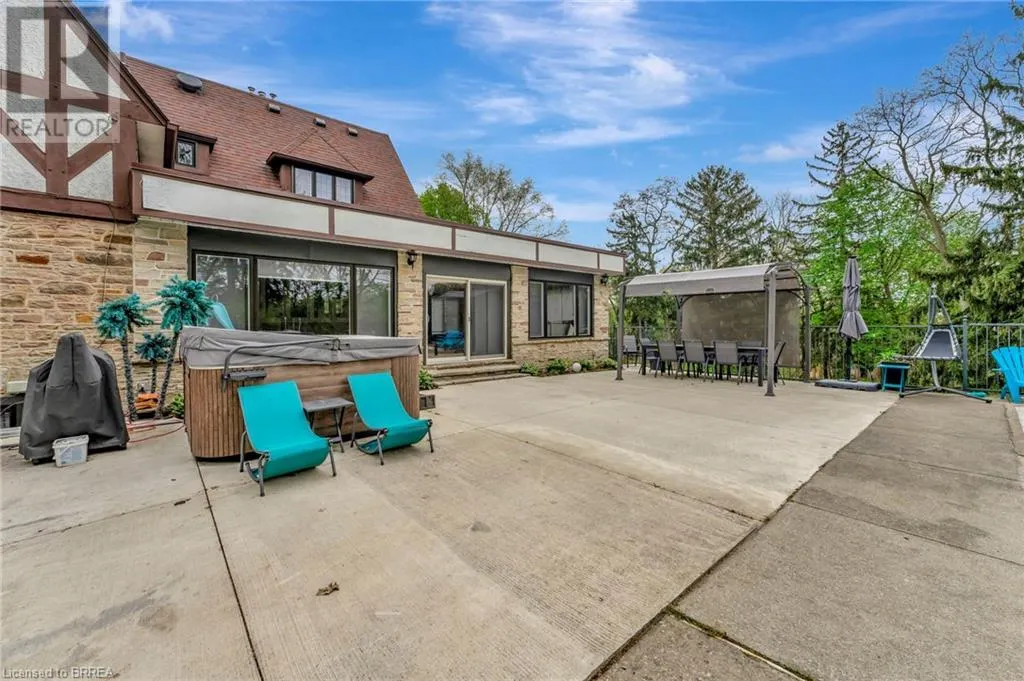 26 EVERGREEN HILL Road
