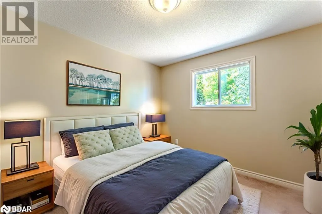4 MAPLETON Avenue