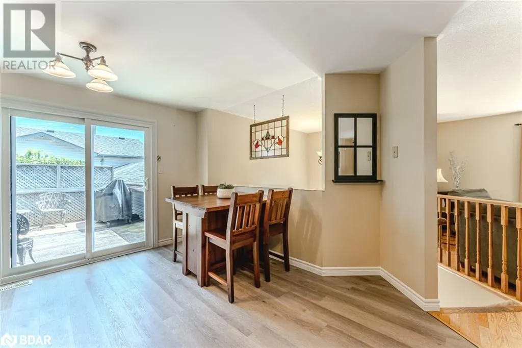 4 MAPLETON Avenue