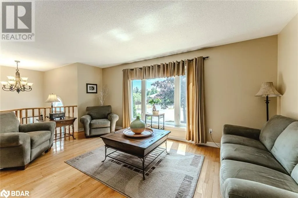 4 MAPLETON Avenue