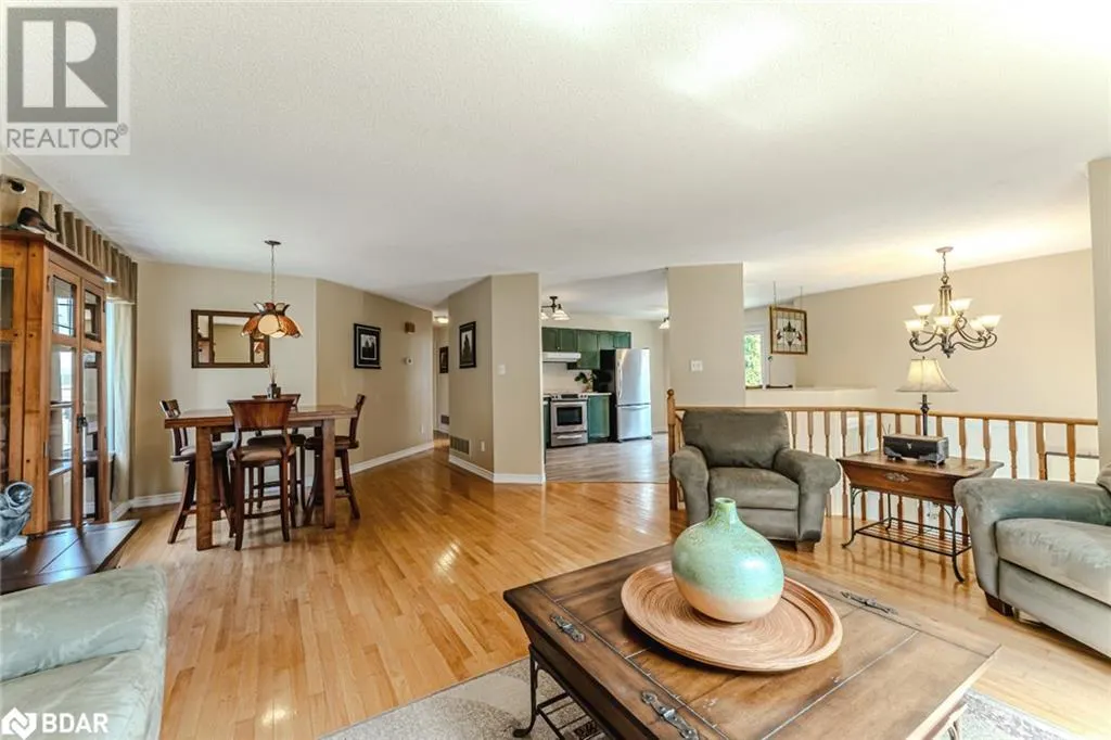 4 MAPLETON Avenue