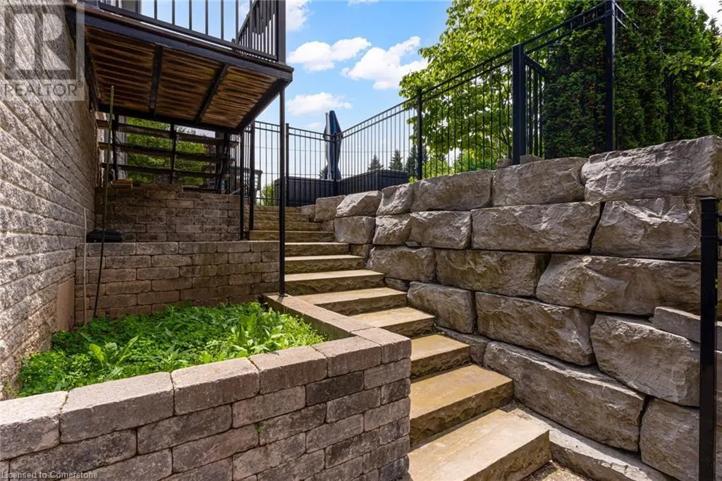 175 OAKHILL Place