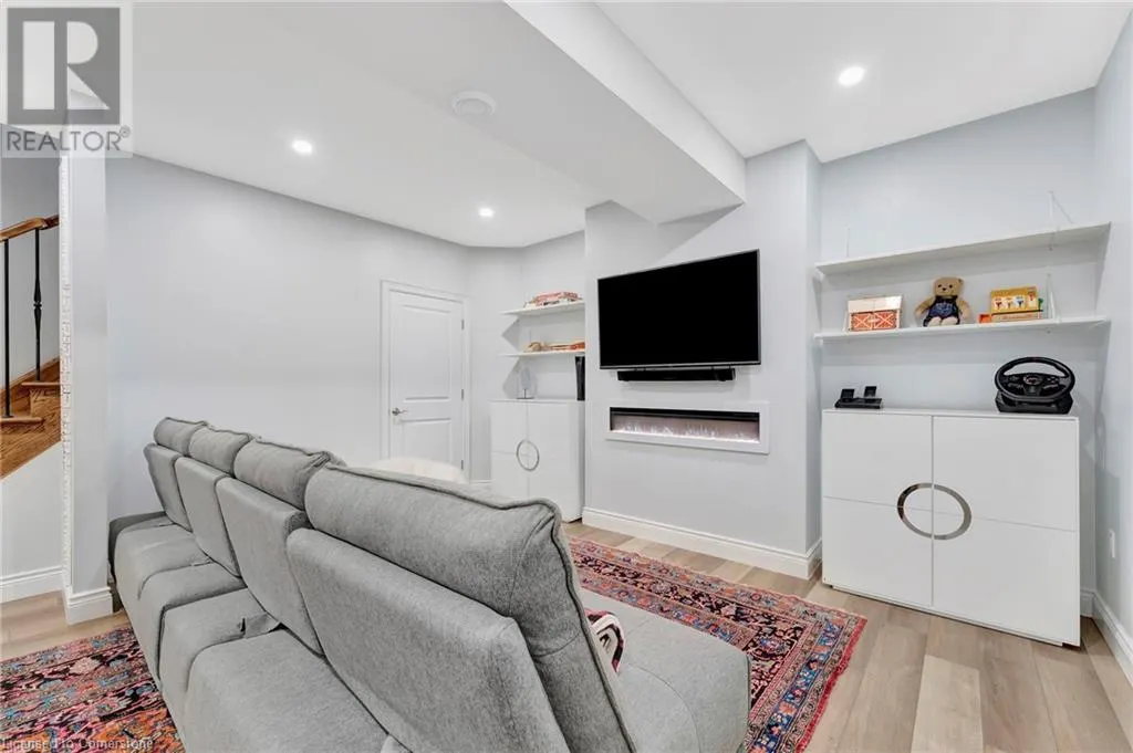 175 OAKHILL Place