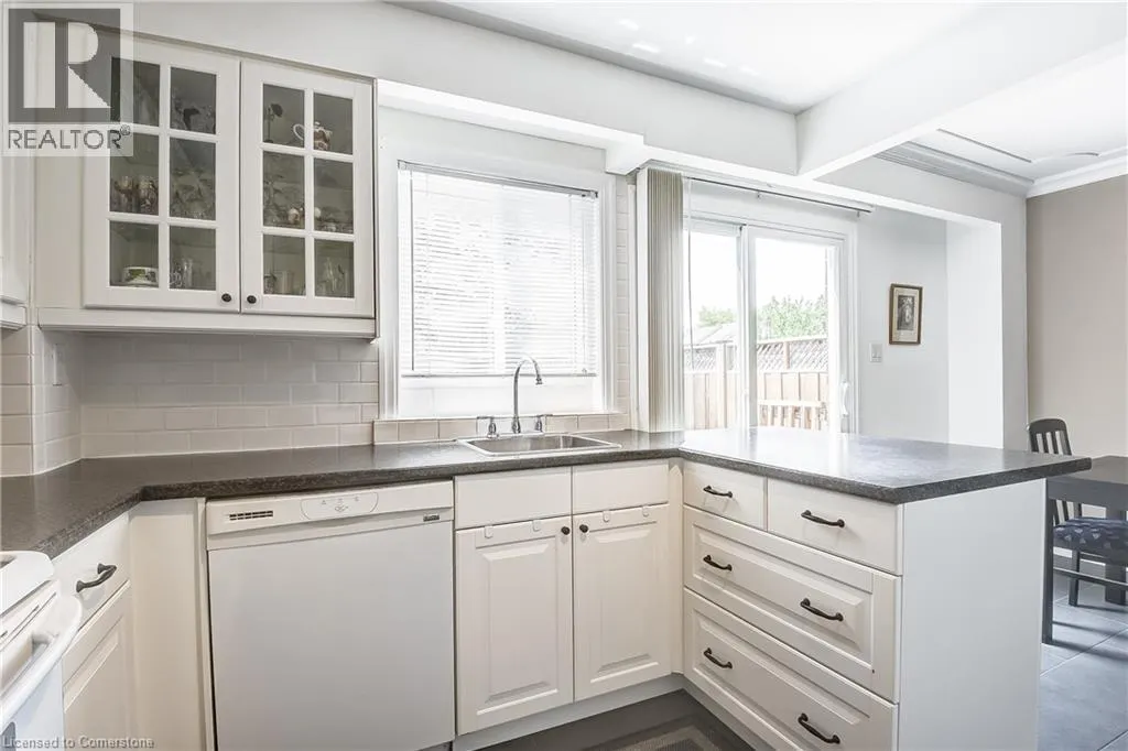 235 BRONTE Street S Unit# 69, #69
