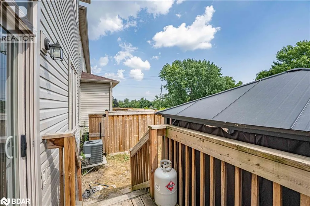 9 GREENWOOD Drive
