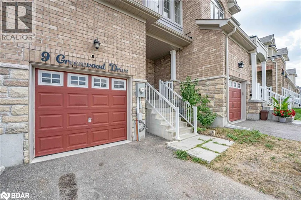 9 GREENWOOD Drive