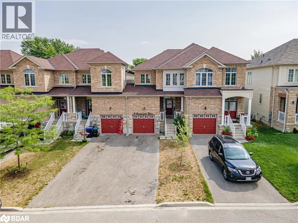 9 GREENWOOD Drive