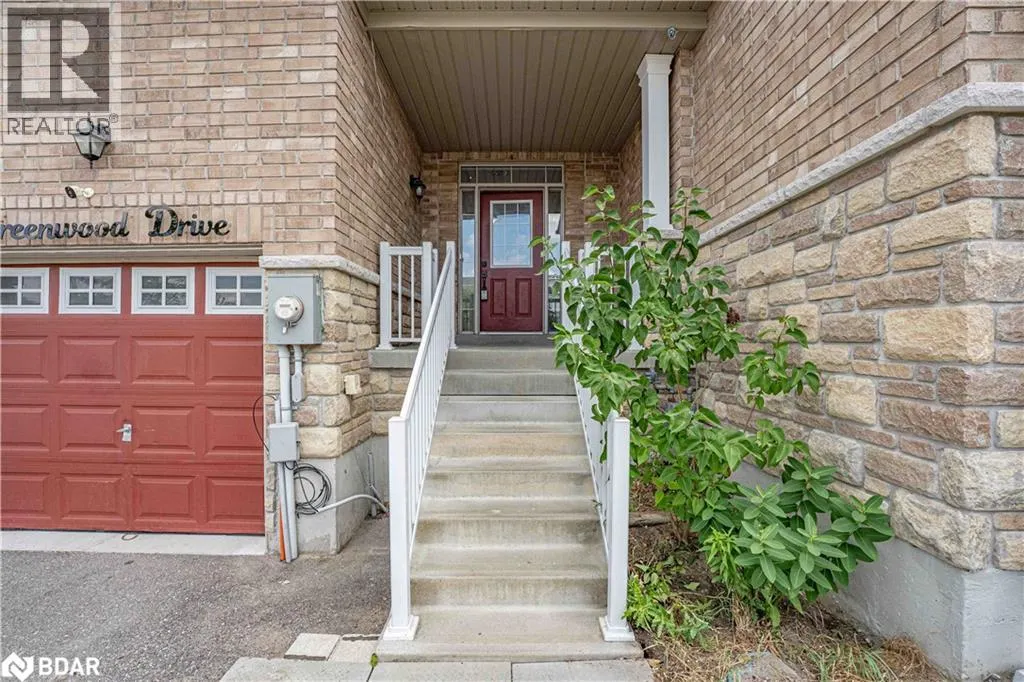 9 GREENWOOD Drive