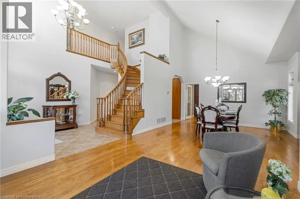 22 SHADELAND Crescent