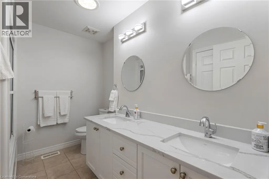 22 SHADELAND Crescent