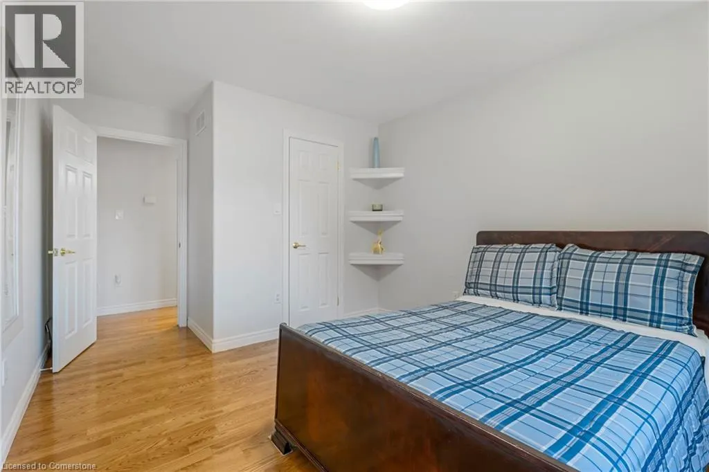 22 SHADELAND Crescent