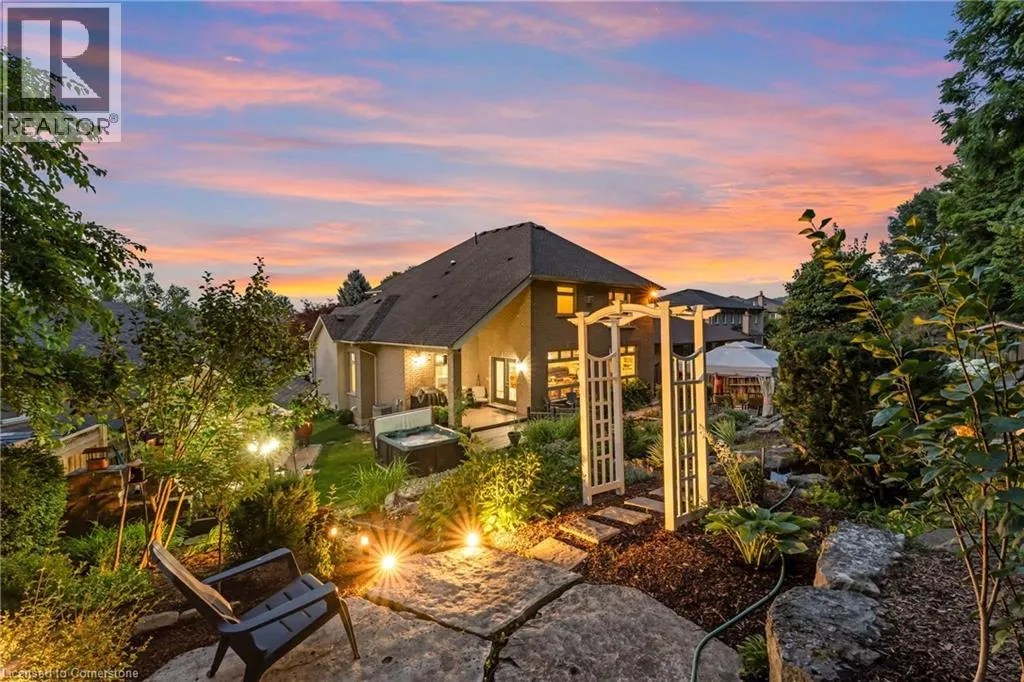 22 SHADELAND Crescent