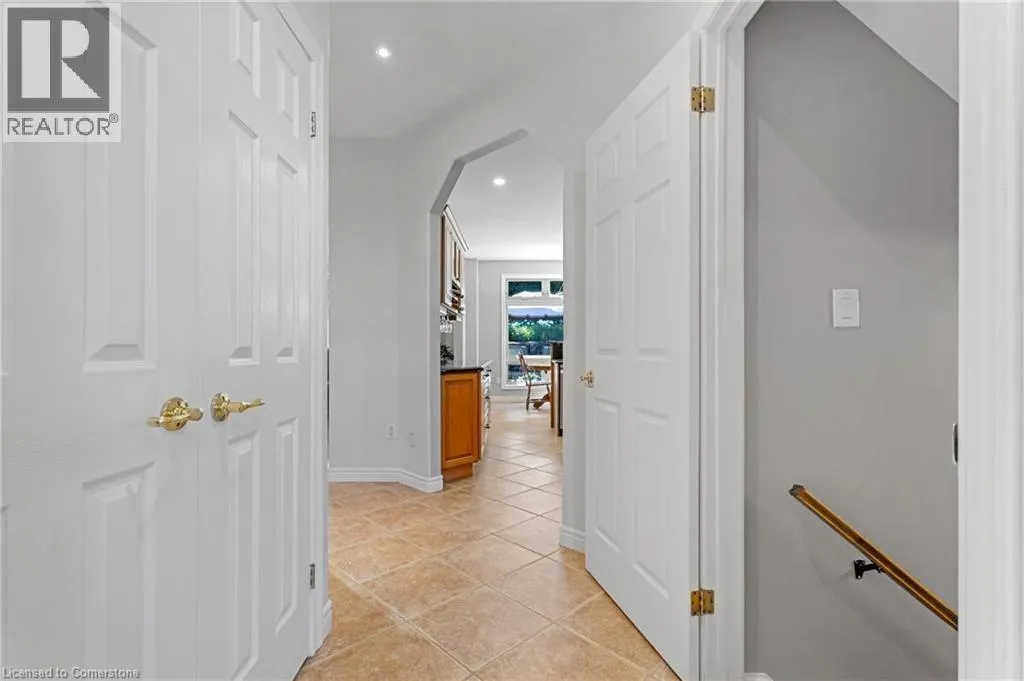 22 SHADELAND Crescent