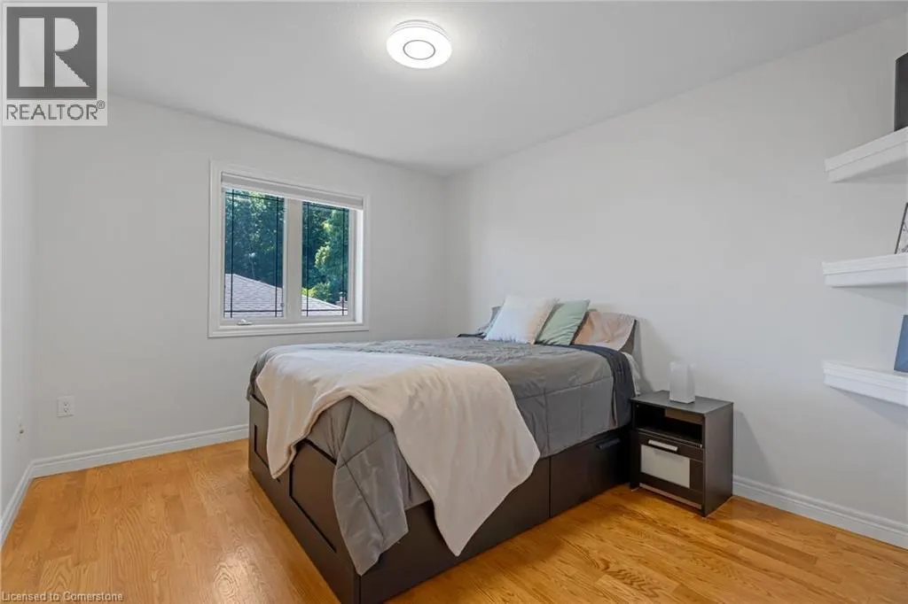 22 SHADELAND Crescent