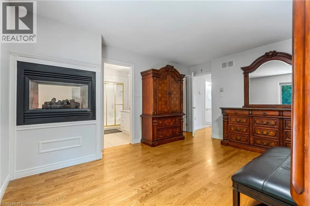 22 SHADELAND Crescent