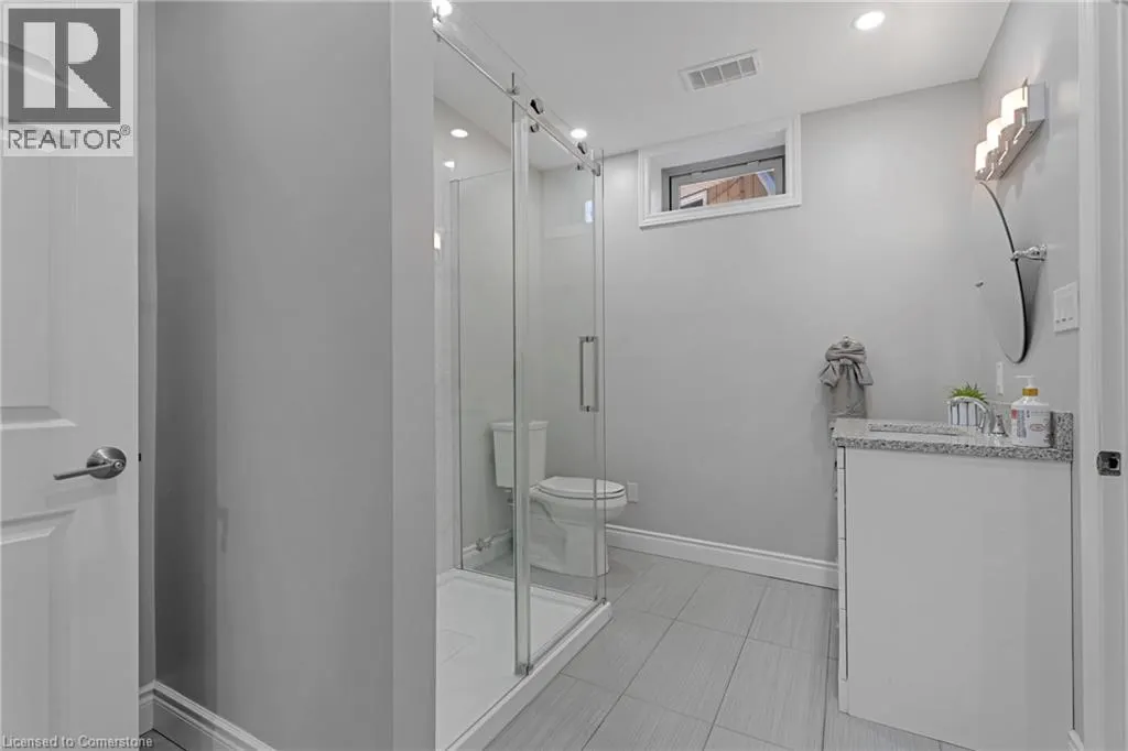 22 SHADELAND Crescent