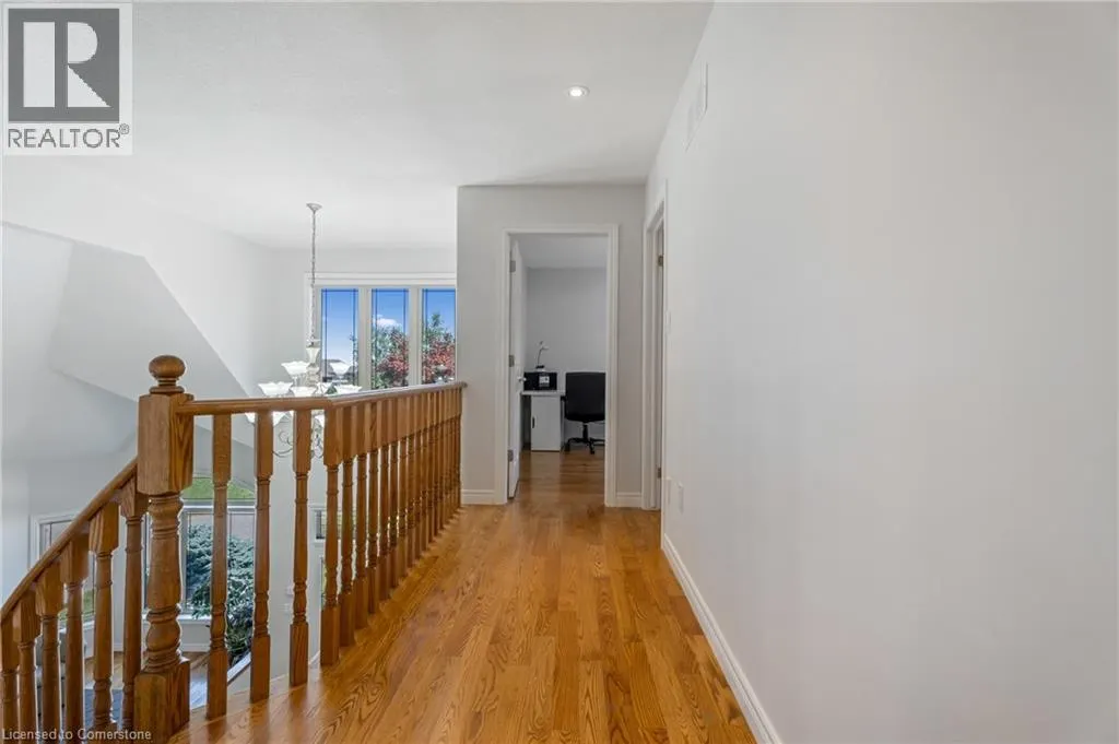 22 SHADELAND Crescent