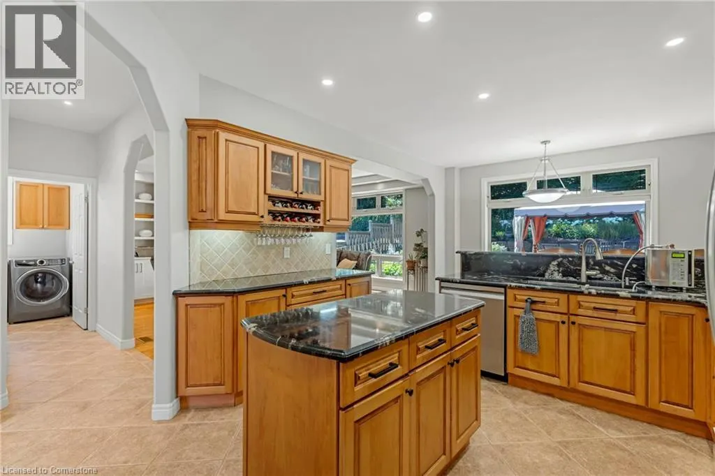 22 SHADELAND Crescent