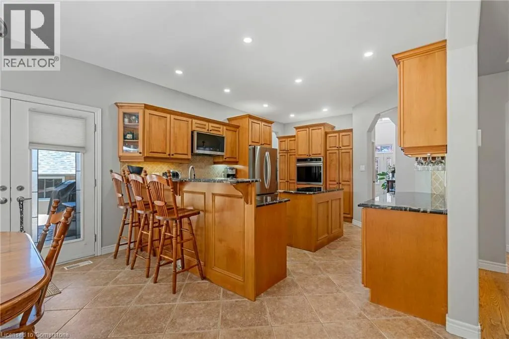 22 SHADELAND Crescent