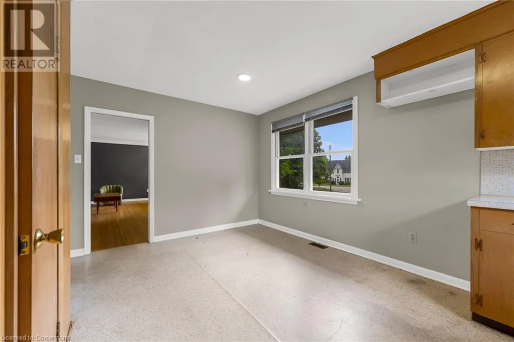 489 MEMORIAL Drive
