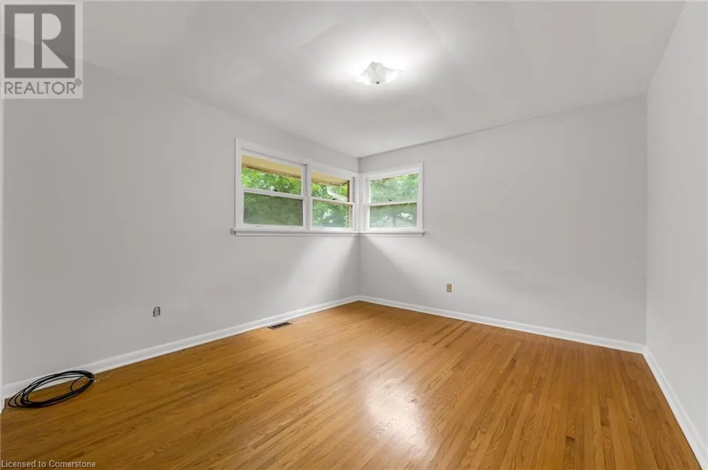 489 MEMORIAL Drive