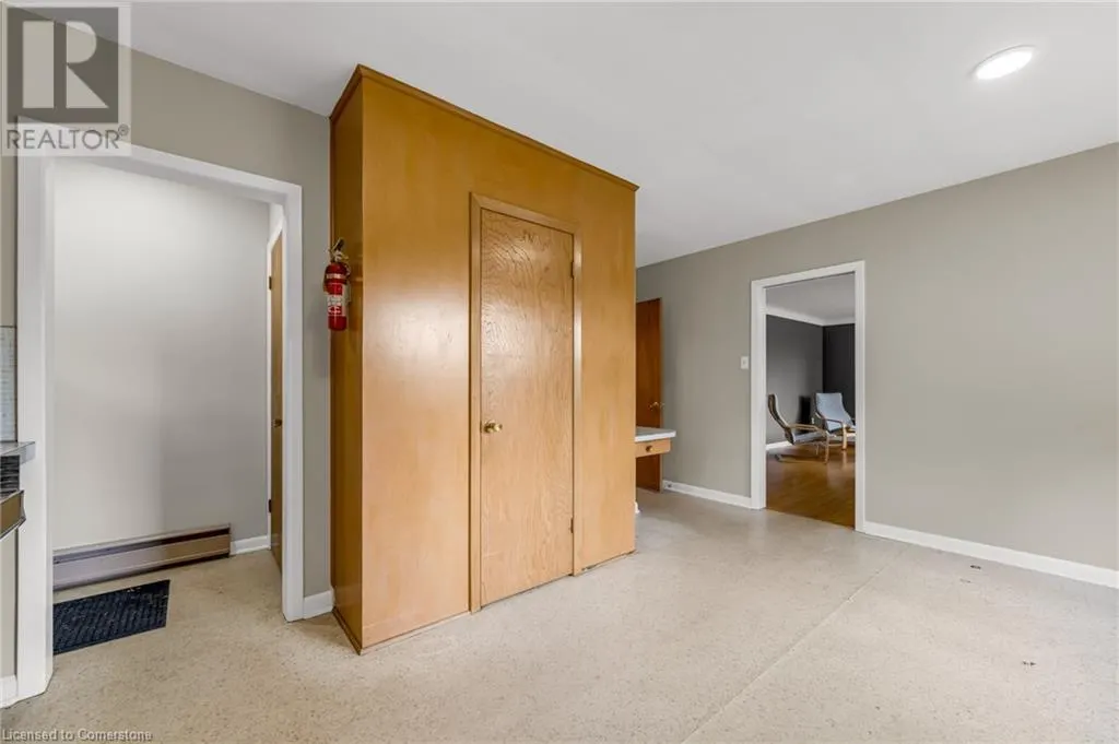489 MEMORIAL Drive