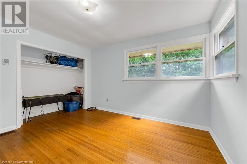 489 MEMORIAL Drive