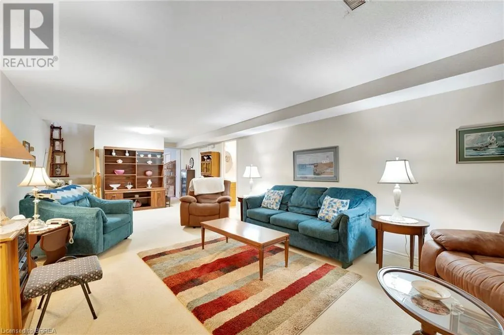 20 COURTLAND Drive Unit# 9, #9