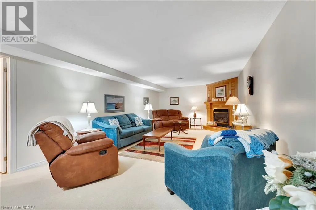 20 COURTLAND Drive Unit# 9, #9