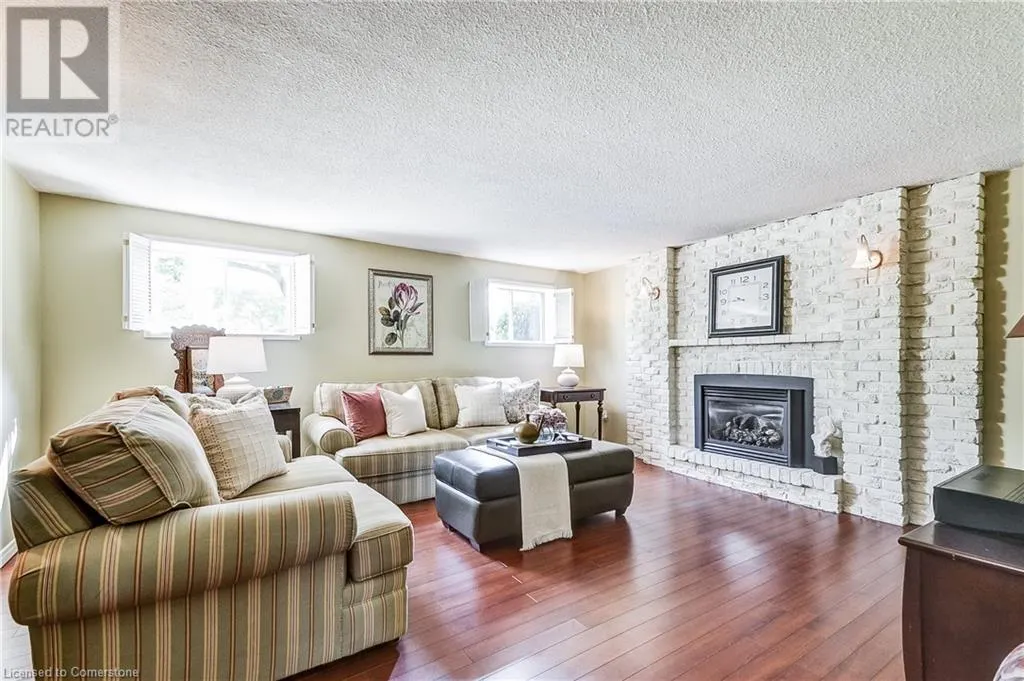 5203 BROUGHTON Crescent