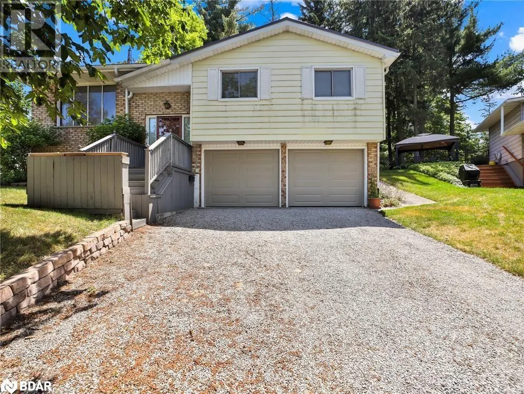 11 GLENDA Street