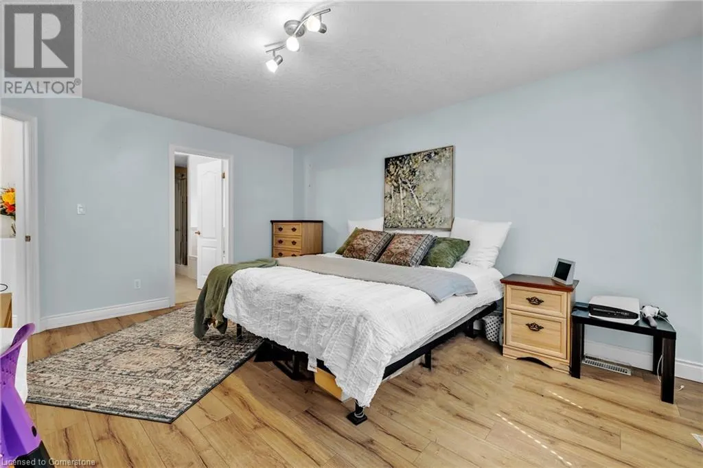10 WESTVIEW Court