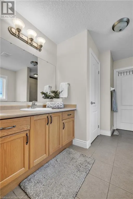 10 WESTVIEW Court