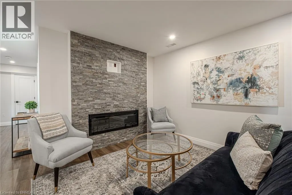 51 BROWN Street W