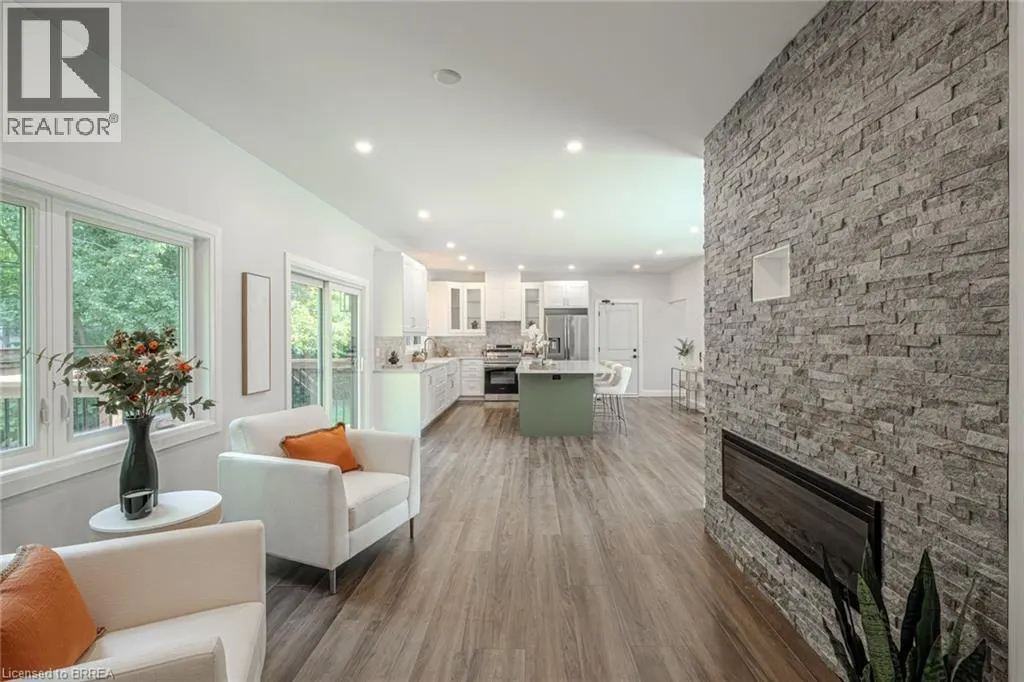51 BROWN Street W