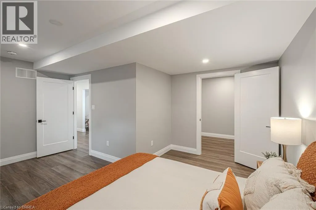 51 BROWN Street W