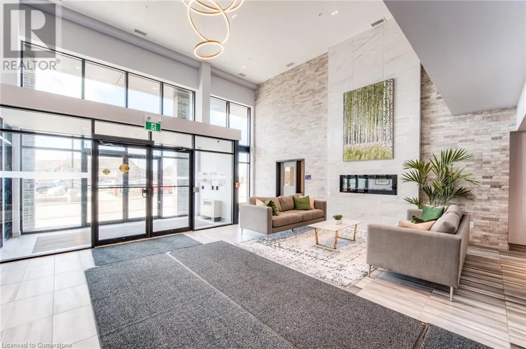 35 KINGSBURY Square Unit# 327, #327