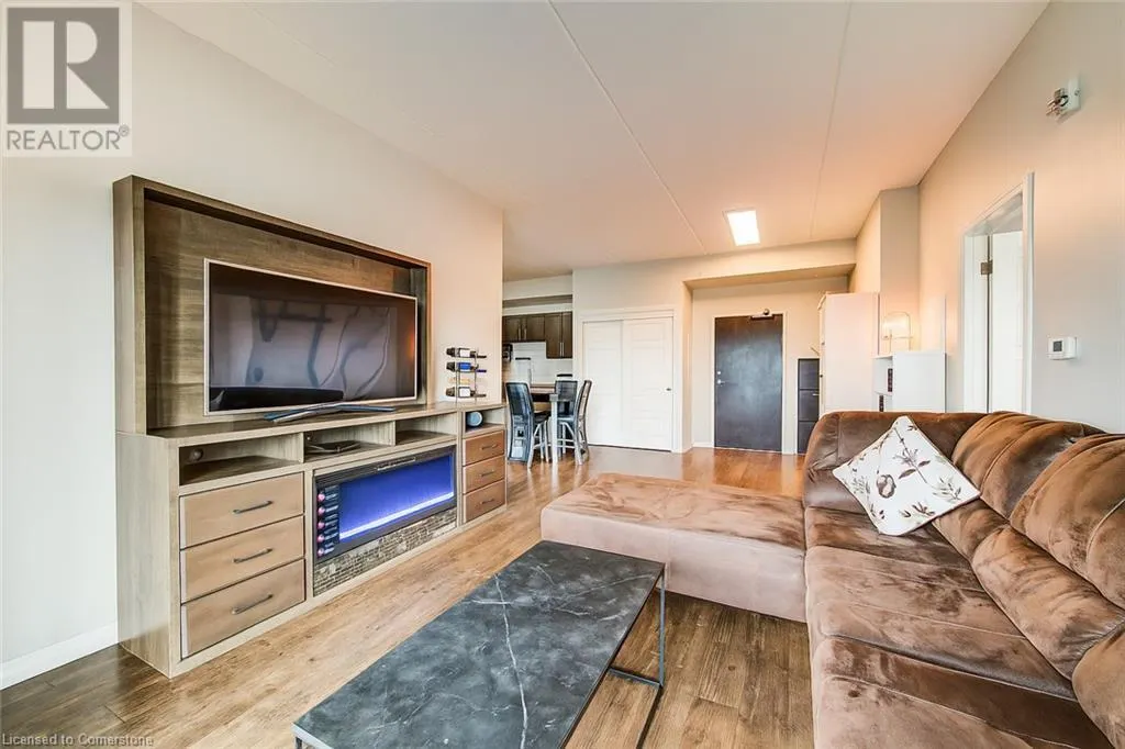 35 KINGSBURY Square Unit# 327, #327