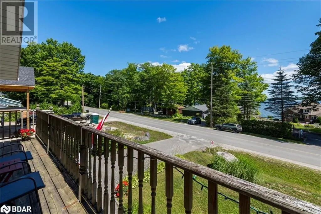 1512 CHAMPLAIN Road
