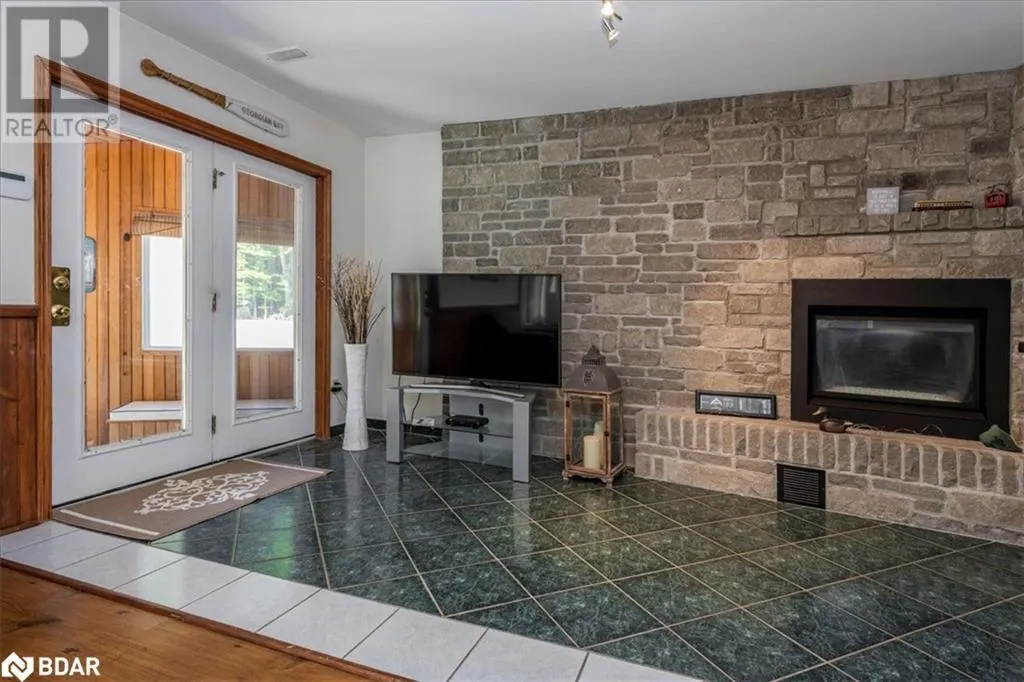 1512 CHAMPLAIN Road