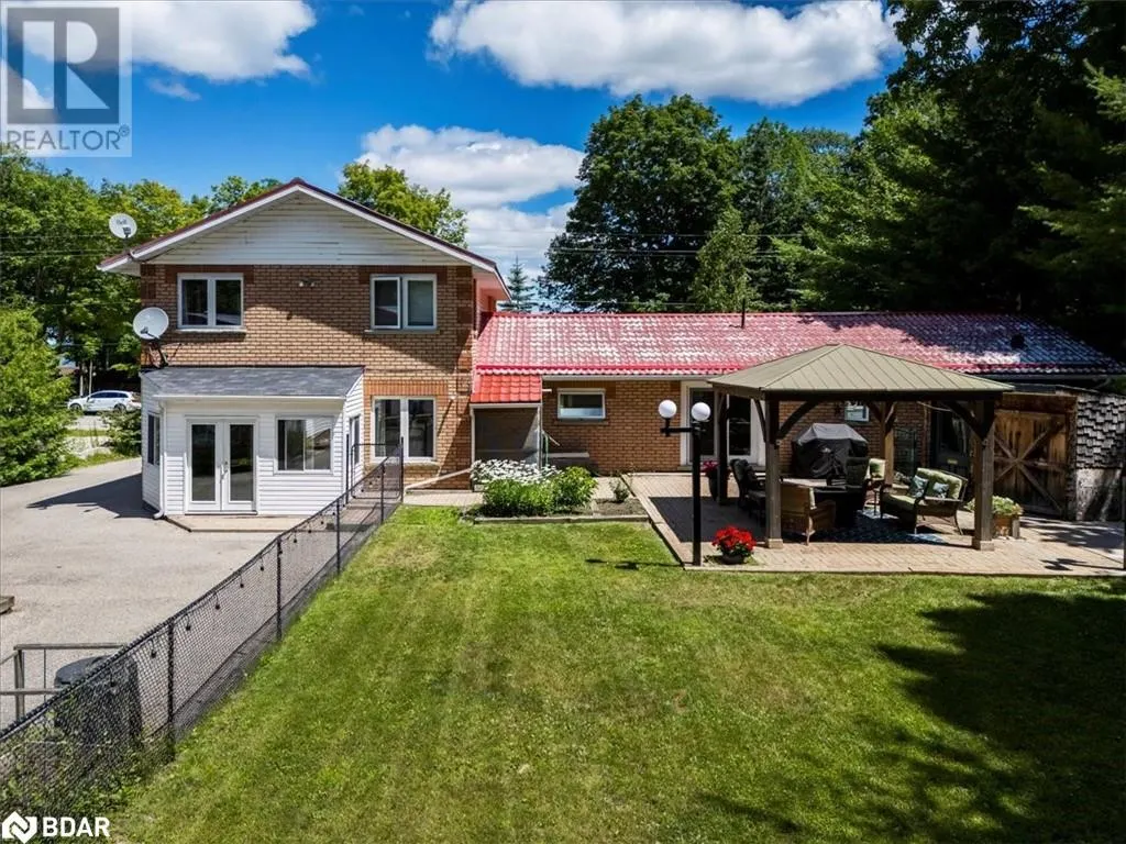 1512 CHAMPLAIN Road
