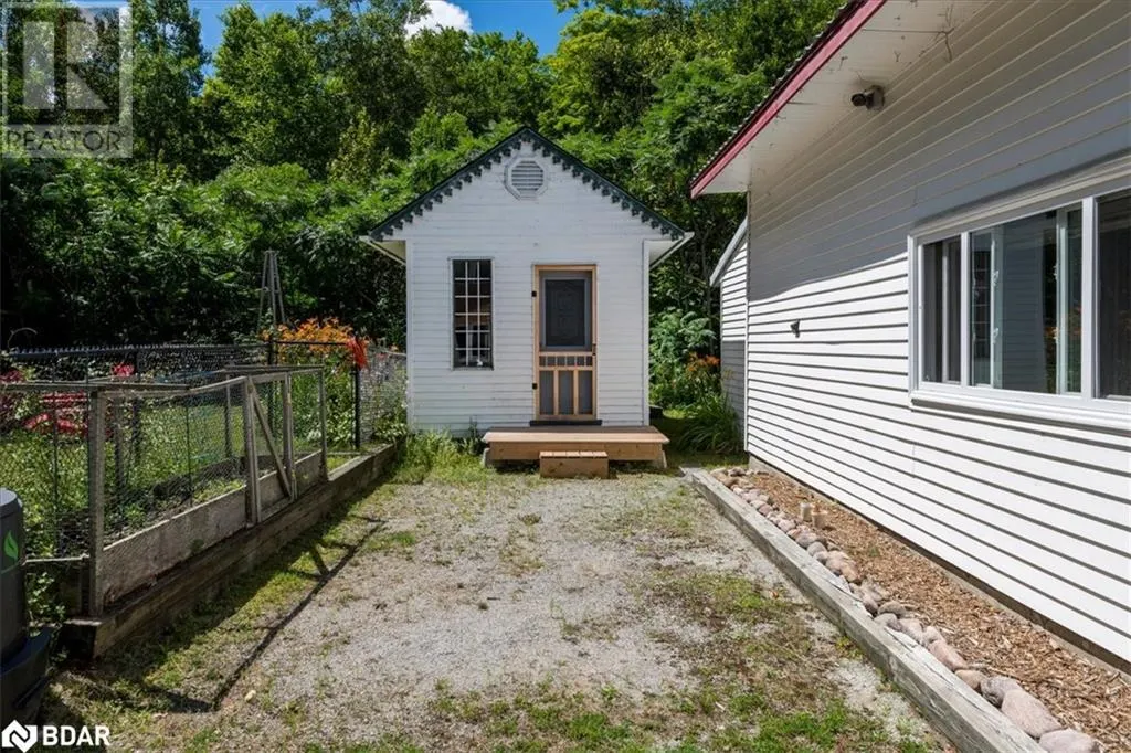 1512 CHAMPLAIN Road